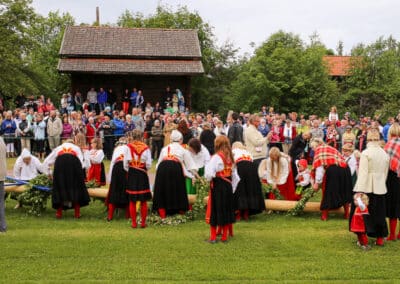 Midsommar och majstång